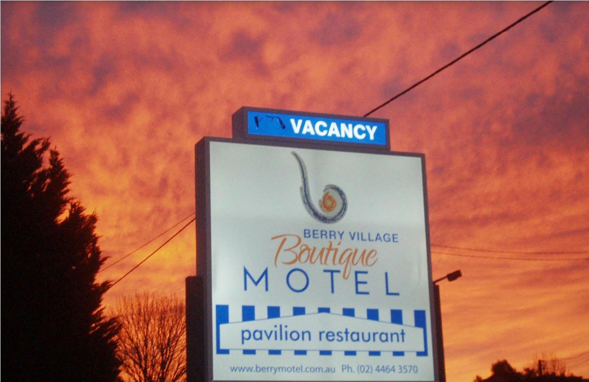 Berry Village Boutique Motel Luaran gambar